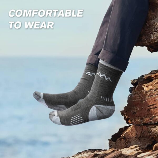 innotree 3 Pack Men's Merino Wool Hiking Socks, Micro Crew Cushioned Hiking Walking Socks Moisture Wicking Trekking Socks