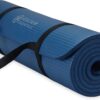 Gaiam Essentials Tapete de yoga grueso para acondicionamiento físico y ejercicio, con correa de transporte fácil de ajustar, 72 pulgadas de largo x 24 pulgadas de ancho x 2/5 pulgadas de grosor