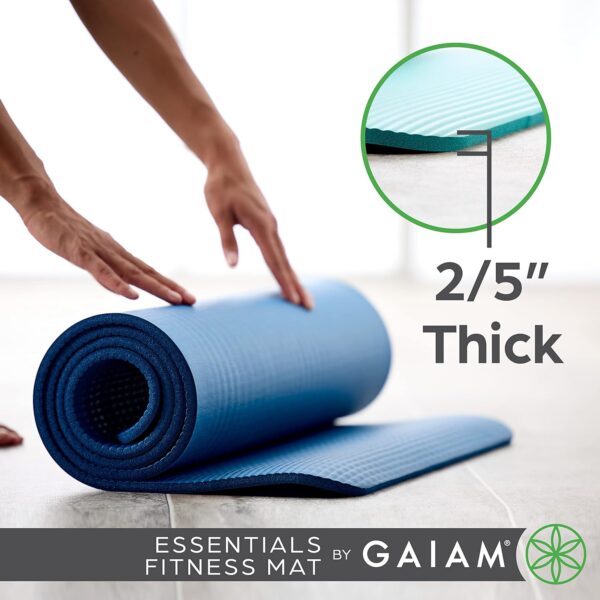 Gaiam Essentials Tapete de yoga grueso para acondicionamiento físico y ejercicio, con correa de transporte fácil de ajustar, 72 pulgadas de largo x 24 pulgadas de ancho x 2/5 pulgadas de grosor
