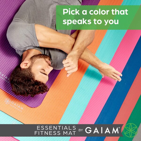 Gaiam Essentials Tapete de yoga grueso para acondicionamiento físico y ejercicio, con correa de transporte fácil de ajustar, 72 pulgadas de largo x 24 pulgadas de ancho x 2/5 pulgadas de grosor