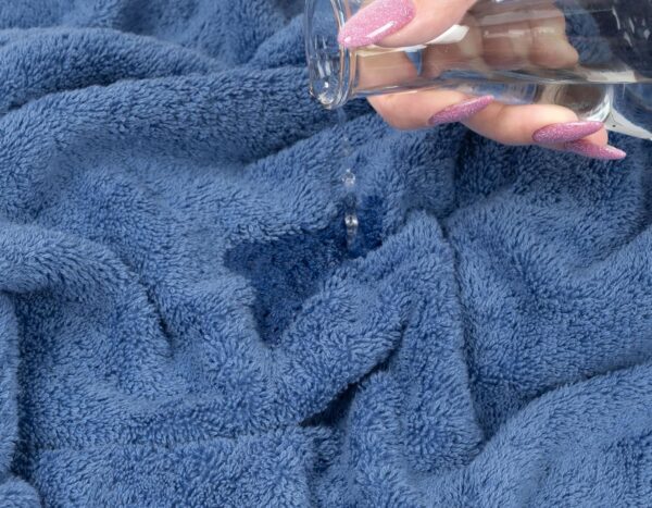 American Soft Linen - Juego de 4 toallas de baño, 100% de algodón turco de 27 x 54 pulgadas, toallas de baño extragrandes, toallas para ducha, color azul eléctrico